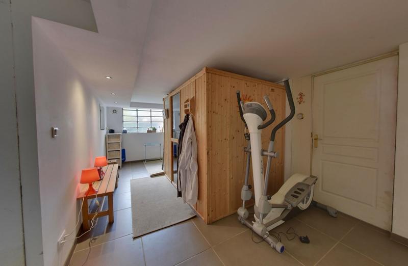 Villa - 210 m² - 8 pièces