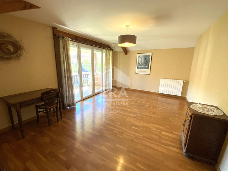 Maison - 207 m² - 9 pièces