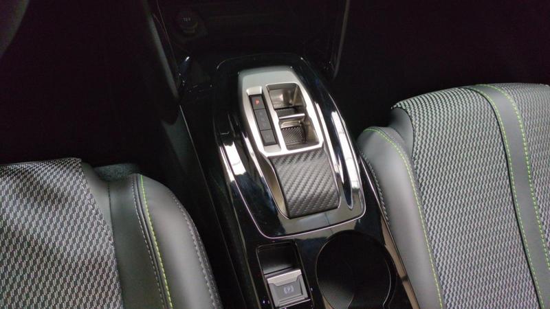 Peugeot 2008 II Hybrid 145 e-Dcs6 Gt