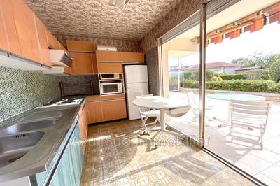 Appartement - 93 m² - 3 pièces