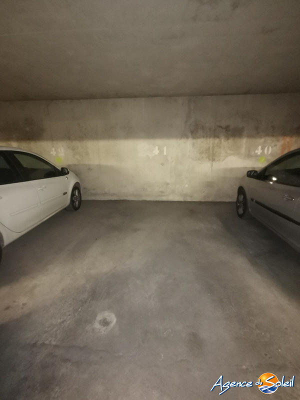 Parking / Garage - 12 m²