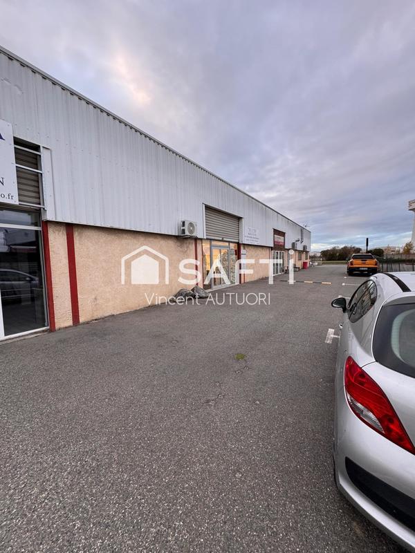 Local commercial - 908 m² - 5 pièces