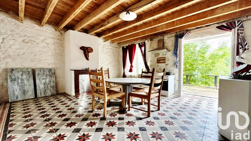 Maison - 240 m² - 5 pièces