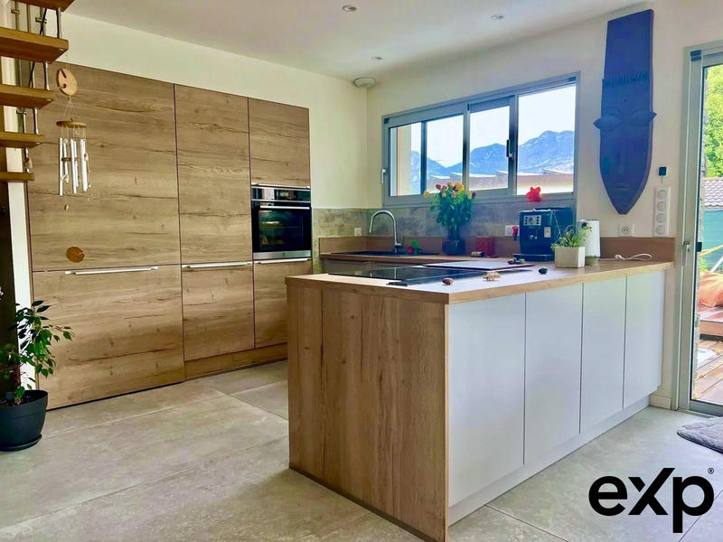 Villa - 138 m² - 6 pièces