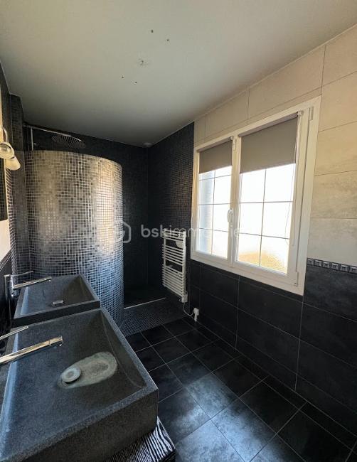 Maison - 150 m² - 5 pièces