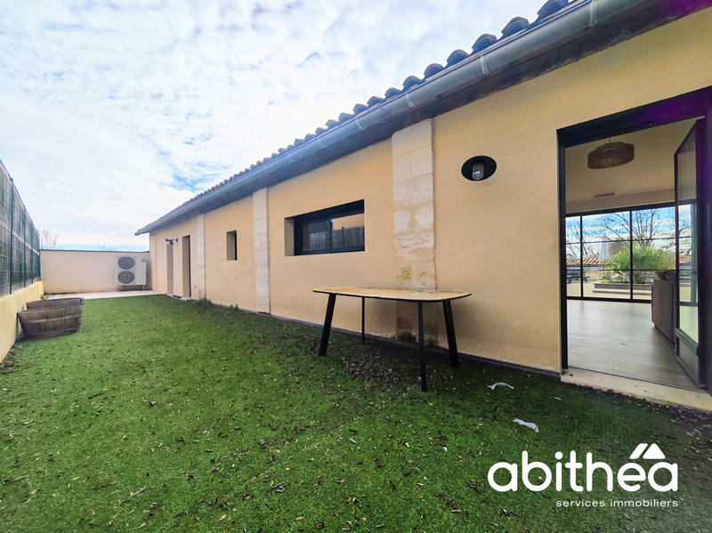 Maison - 250 m² - 6 pièces