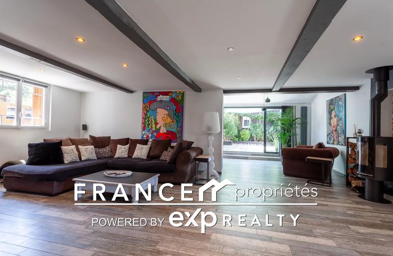 Maison - 245 m² - 7 pièces