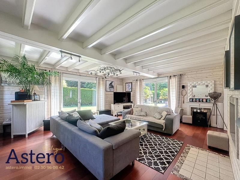 Propriété - 255 m² - 8 pièces