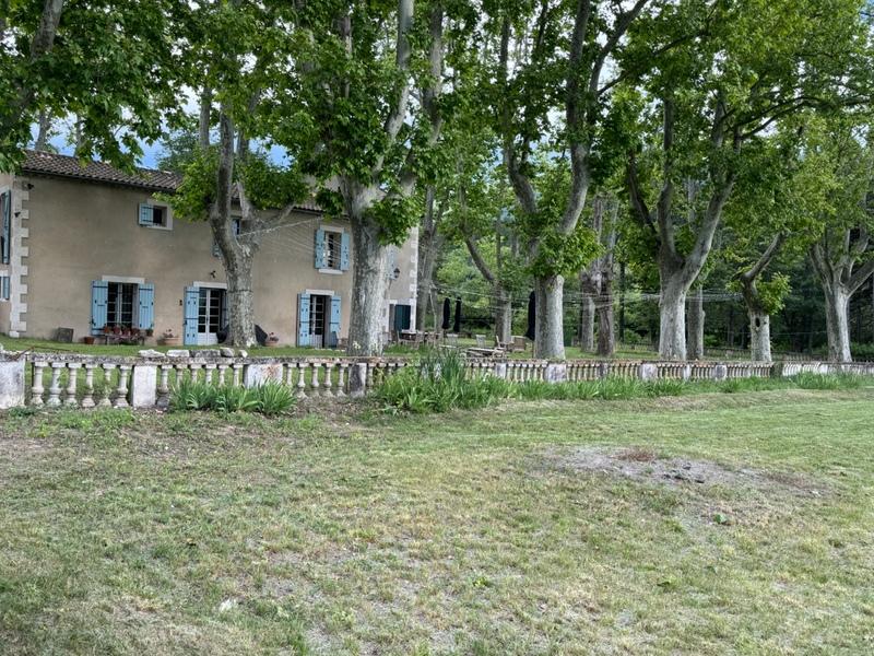 Maison de maîtres - 350 m² - 11 pièces
