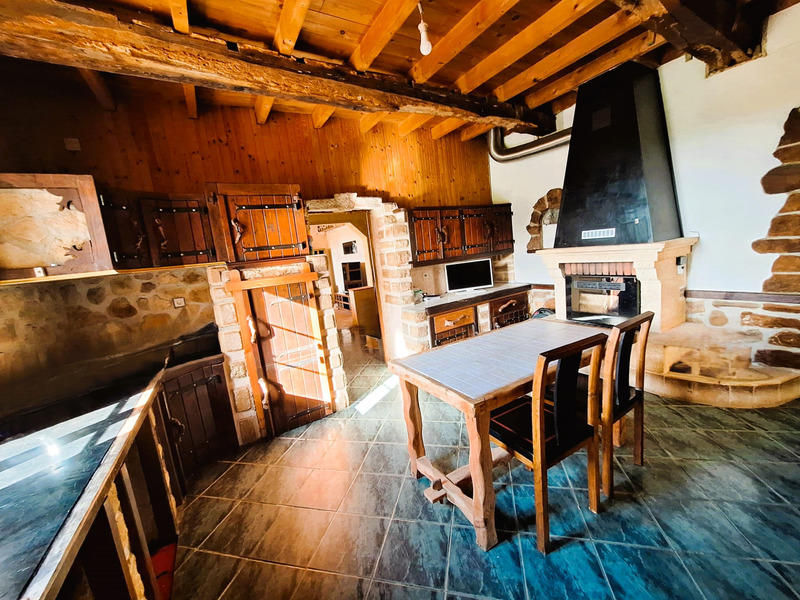 Maison - 219 m² - 6 pièces