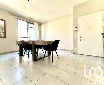 Appartement - 80 m² - 3 pièces