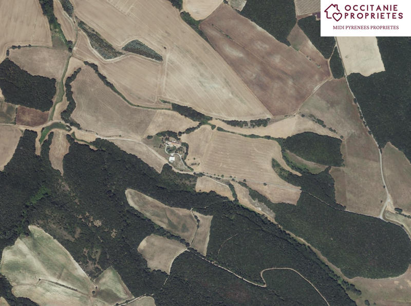 Propriété - 575 m² - 30 pièces