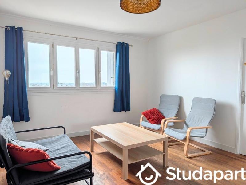 Chambre - 9 m² - 1 pièce