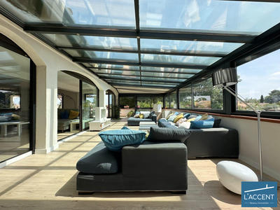 Maison - 370 m² - 7 pièces