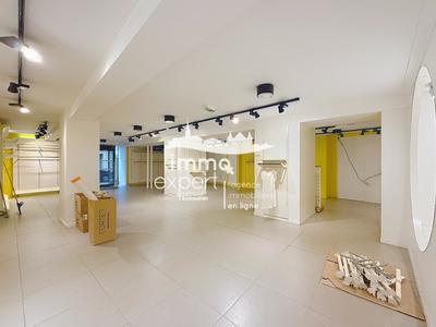 Local commercial - 216 m²