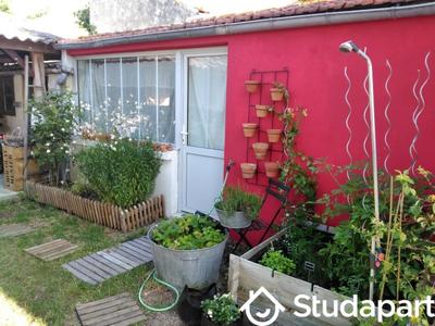 Chambre - 13 m² - 1 pièce