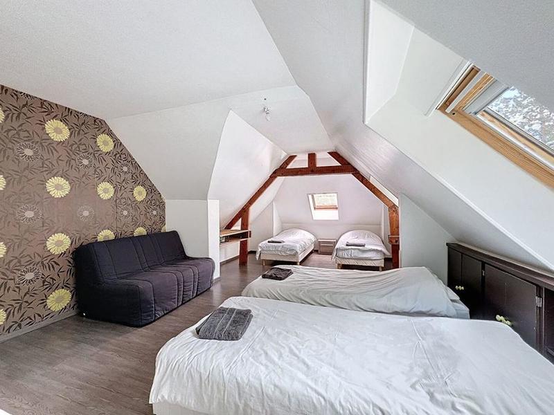 Maison - 215 m² - 8 pièces