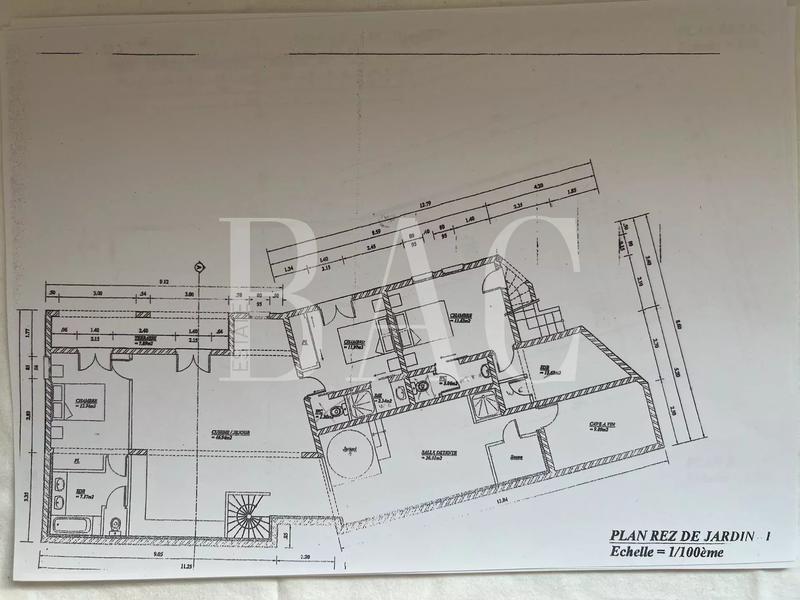 Villa - 350 m² - 8 pièces