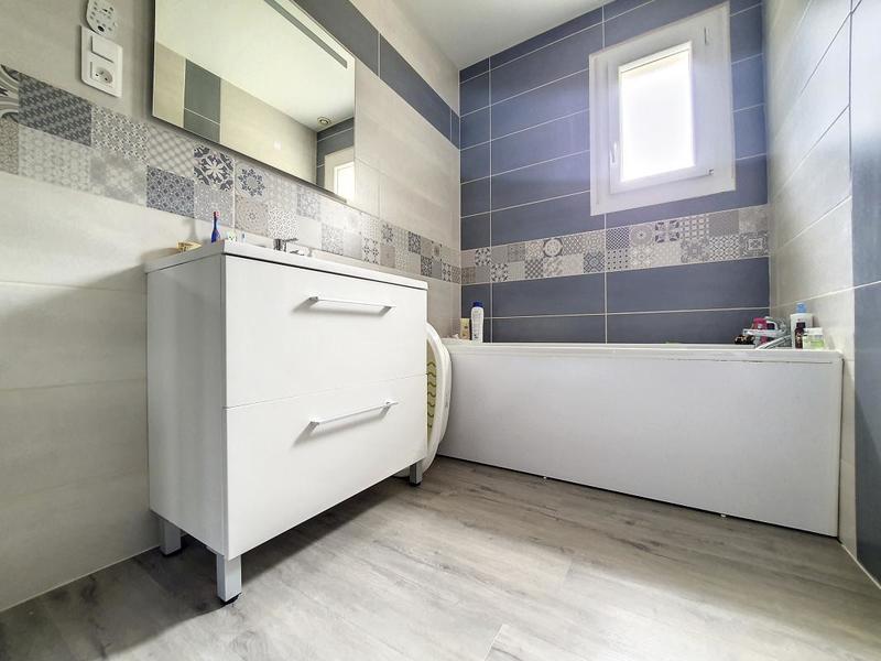 Maison - 260 m² - 8 pièces