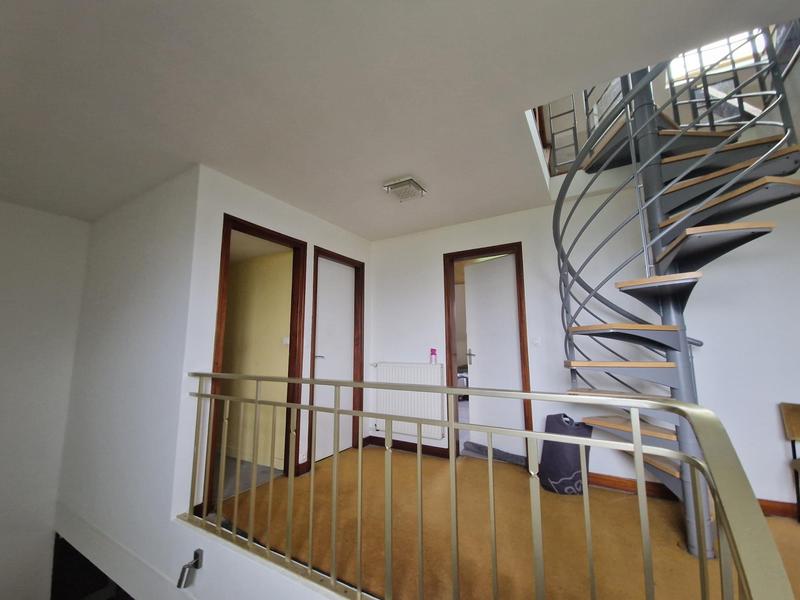 Maison traditionnelle - 200 m² - 8 pièces