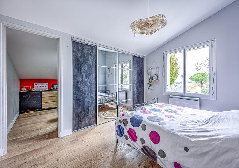 Maison - 207 m² - 7 pièces