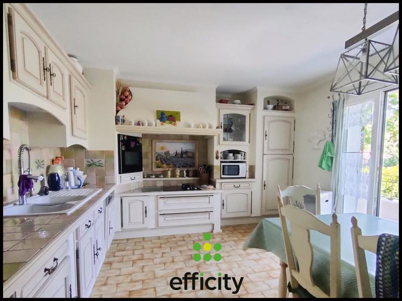 Maison - 220 m² - 4 pièces