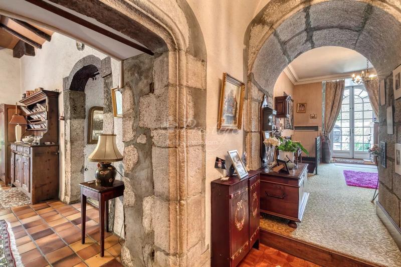 Maison - 500 m² - 10 pièces