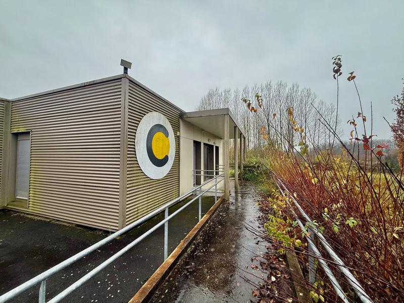 Local d'activités - 940 m²