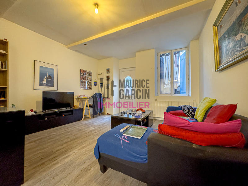 Maison - 240 m² - 7 pièces