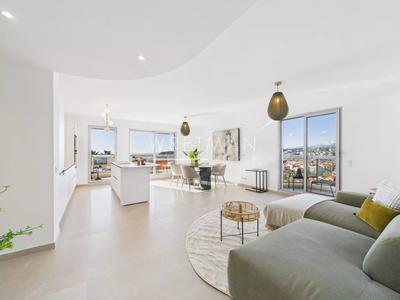 Appartement - 97 m² - 4 pièces