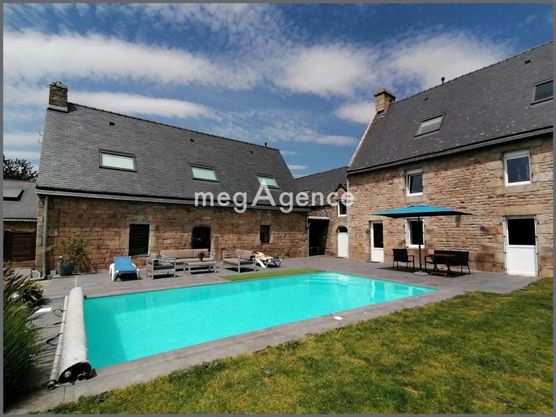 Maison - 276 m² - 10 pièces