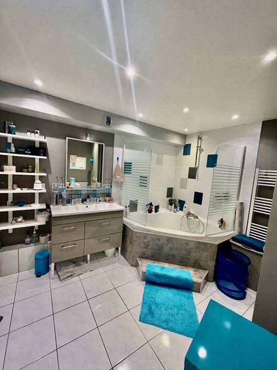 Appartement - 94 m² - 5 pièces