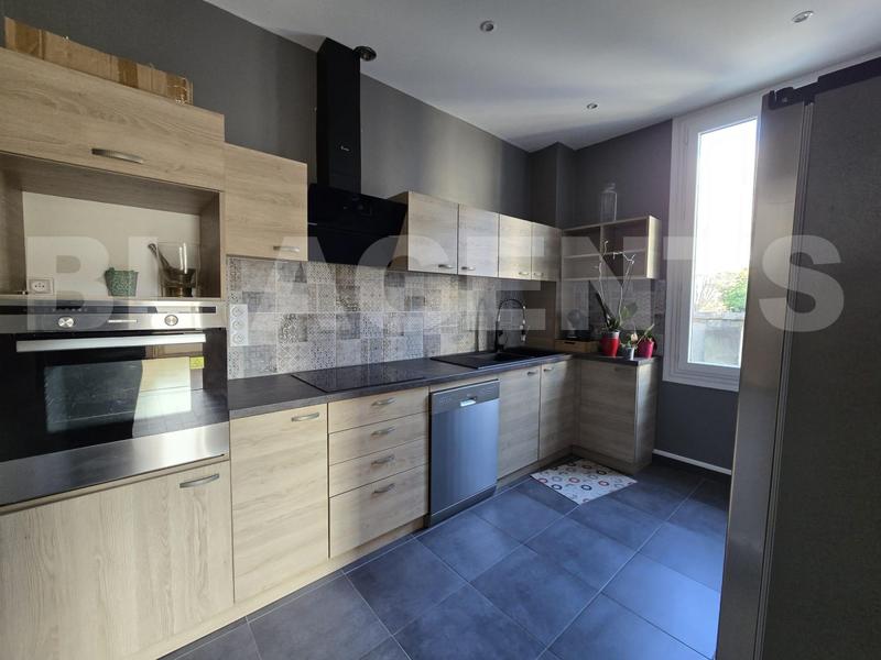 Maison - 200 m² - 5 pièces