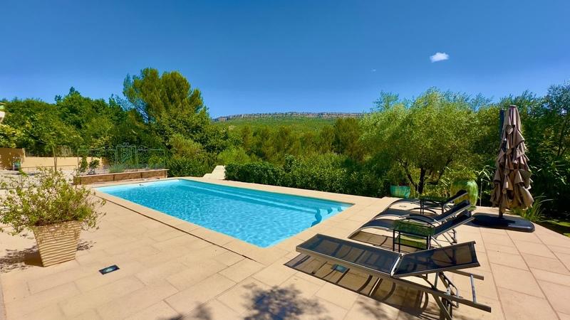 Maison - 270 m² - 7 pièces