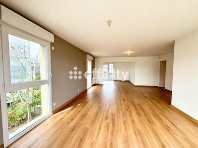 Appartement - 104 m² - 5 pièces