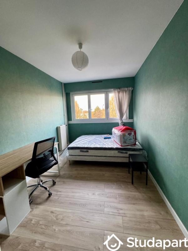 Chambre - 10 m² - 1 pièce