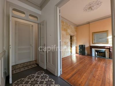 Appartement bourgeois - 148 m² - 4 pièces