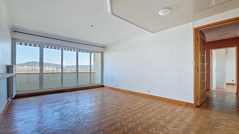 Appartement - 92 m² - 5 pièces