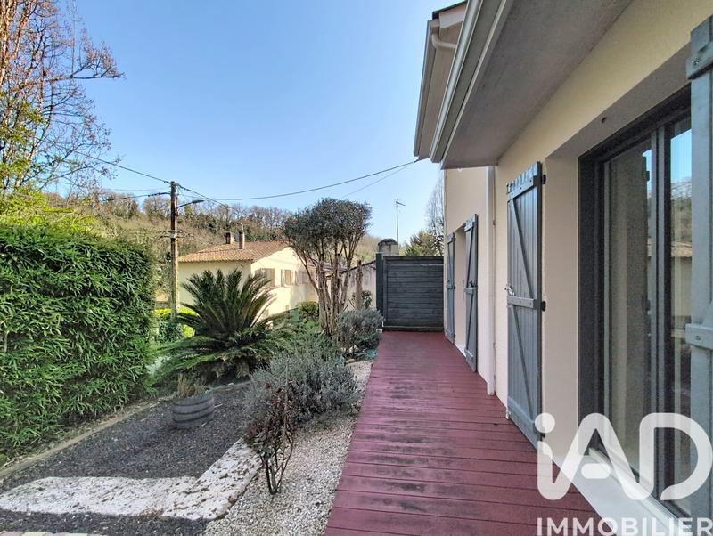 Maison - 230 m² - 6 pièces