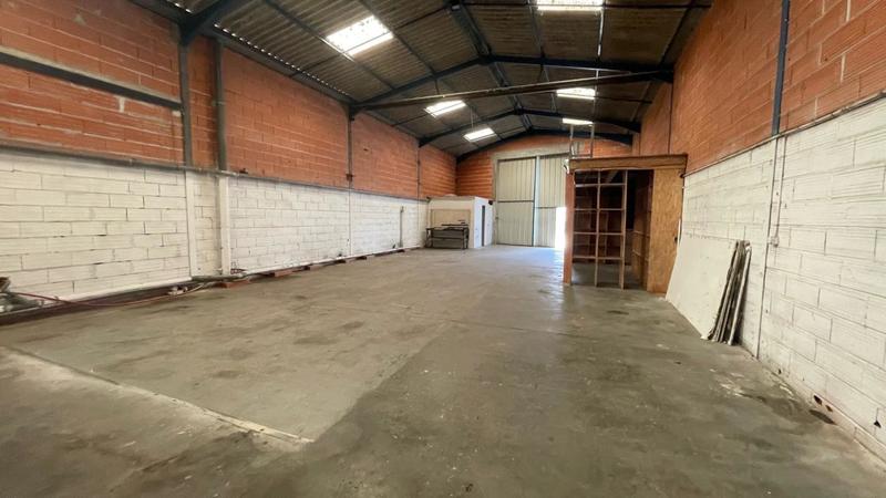 Divers - 300 m² - 4 pièces