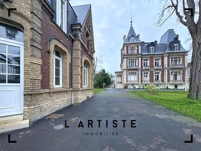 Château - 590 m² - 16 pièces