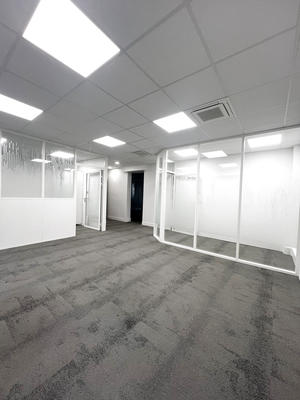 Local commercial - 127 m²