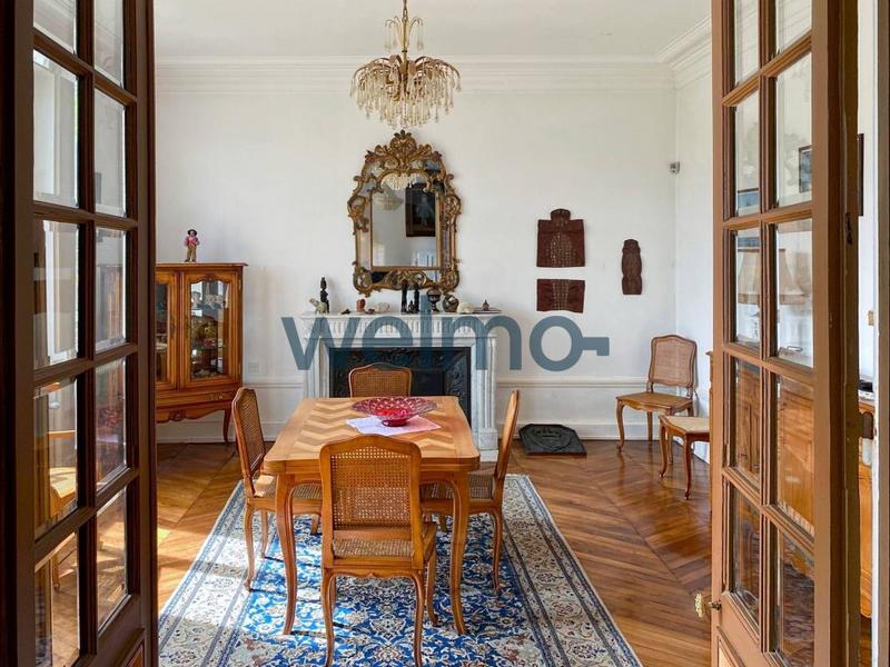 Maison - 400 m² - 11 pièces