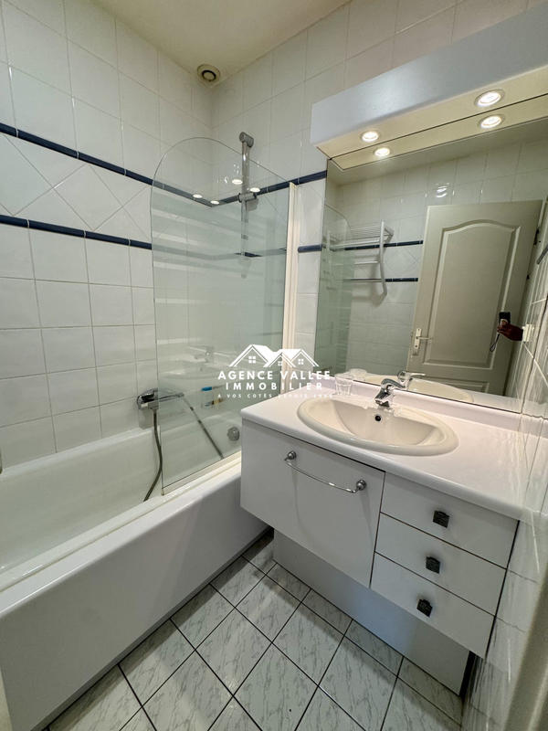 Maison - 198 m² - 8 pièces