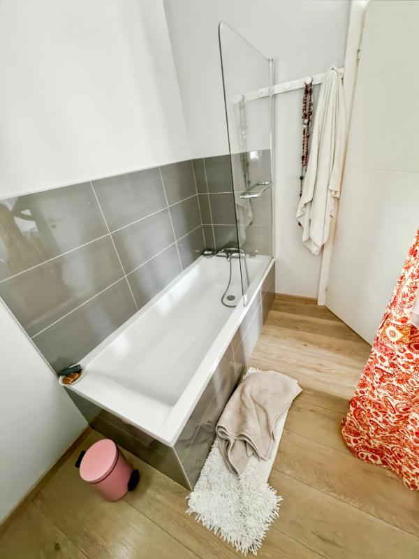 Maison - 200 m² - 8 pièces