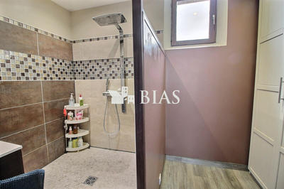 Maison - 174 m² - 7 pièces