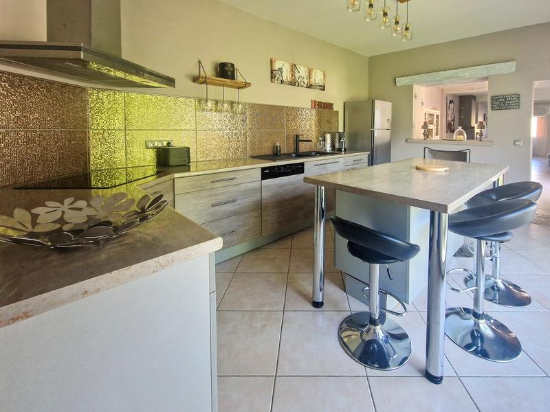 Maison - 167 m² - 6 pièces