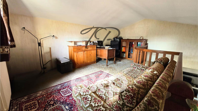 Maison traditionnelle - 179 m² - 7 pièces