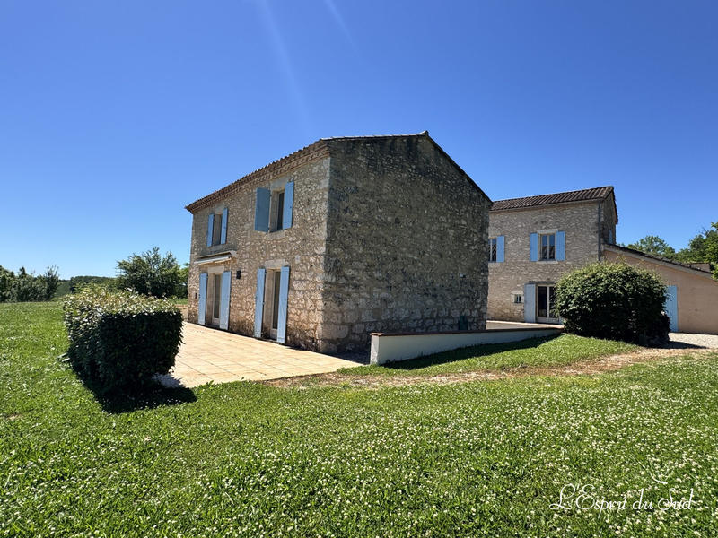 Maison - 325 m² - 16 pièces