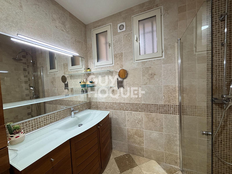 Maison - 165 m² - 7 pièces